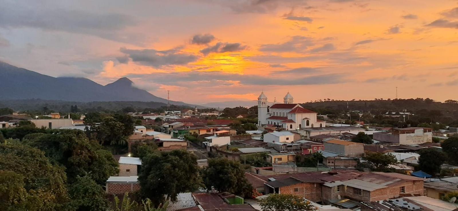 Vista Los Volcanes Hotel Y Restaurante Juayúa المظهر الخارجي الصورة